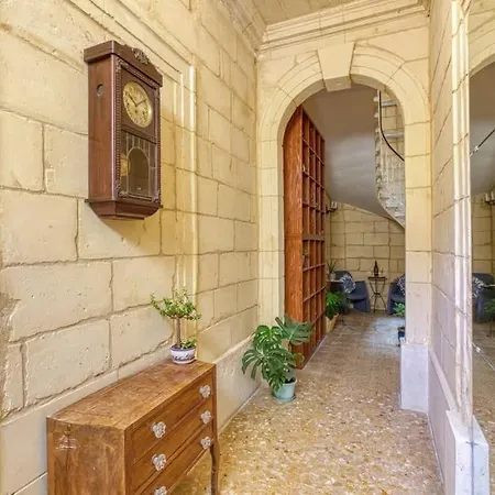 Lägenhet Maltese Charm With Private Terrace With 2 Min To Sliema