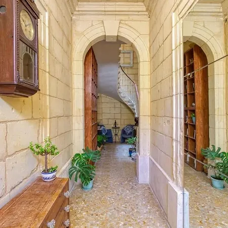 Maltese Charm With Private Terrace With 2 Min To Lägenhet Sliema