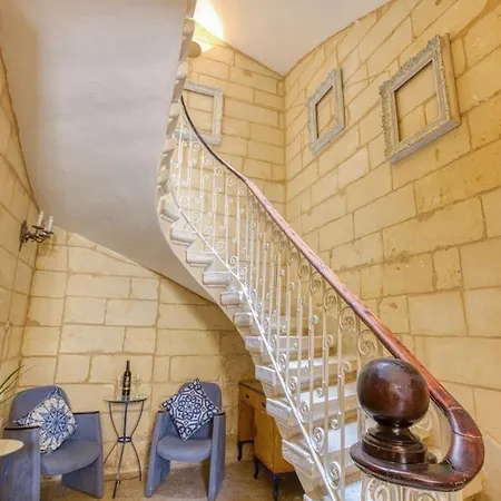 Maltese Charm With Private Terrace With 2 Min To Lägenhet Sliema