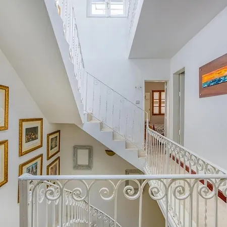 Maltese Charm With Private Terrace With 2 Min To Lägenhet Sliema