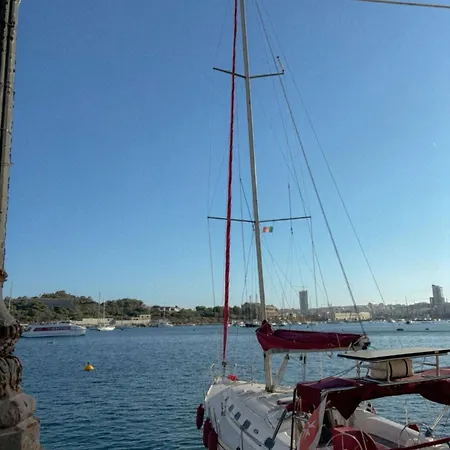 Maltese Charm With Private Terrace With 2 Min To Sliema