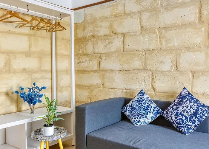 Lovely Near Promenade Apartament