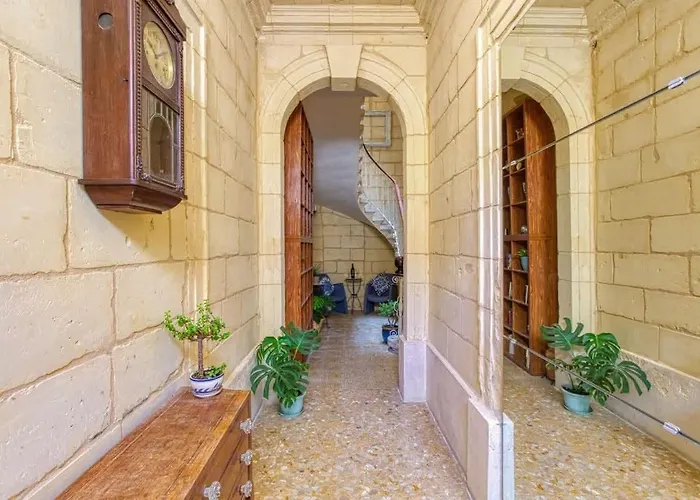 Lovely Near Promenade Apartament Sliema