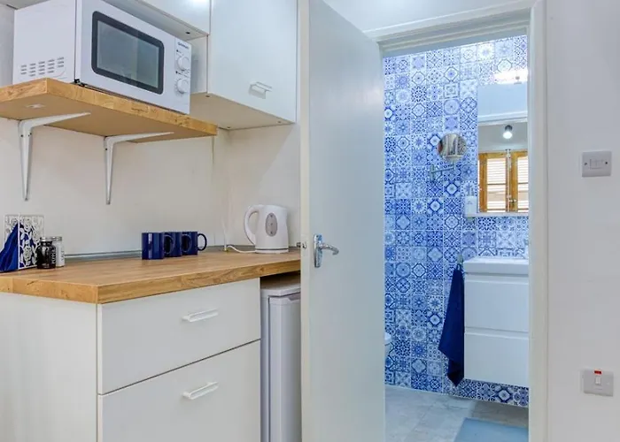 Lovely Near Promenade Apartman